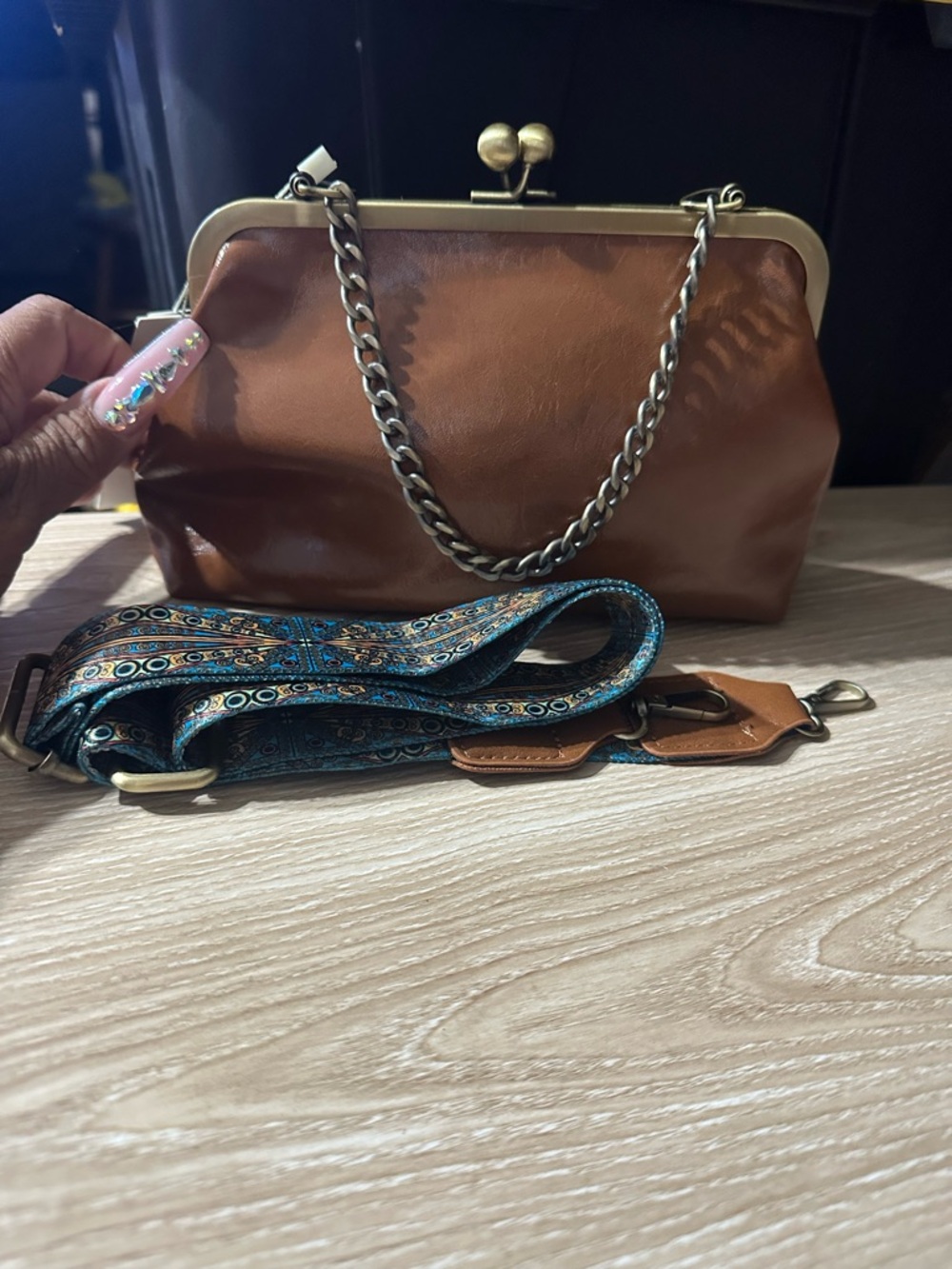 Classic Brown  Kiss-Lock Shoulder Bag with Detachable Patterned Strap